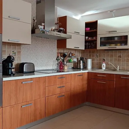 Apartman Poniklec V Hoteli Dóval Kültér fotó