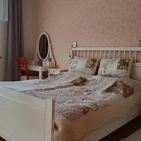 Apartman Poniklec V Hoteli Dóval Kültér fotó
